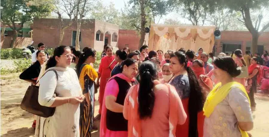 तीन महीने से वर्कर को नहीं मिला वेतन, एक साल से बिना किराए के चल रहे आंगनबाड़ी केंद्र