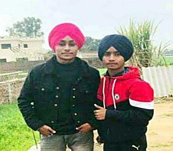 मलबे के नीचे दबकर दो किशोरों की मौत