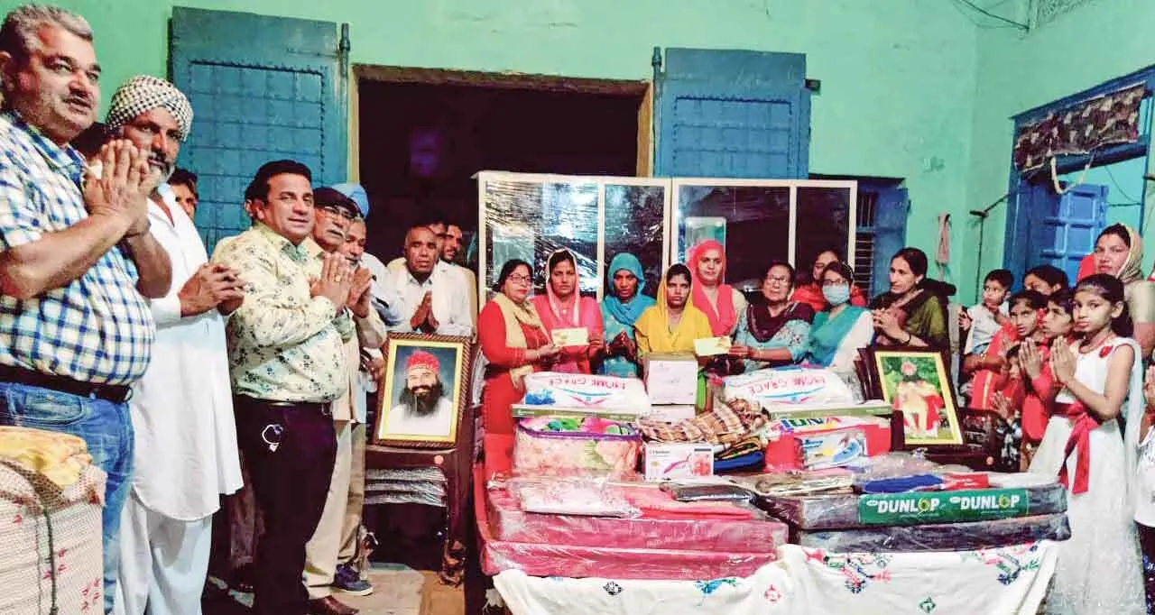 ब्लॉक कल्याण नगर की साध संगत ने दो बेटियों की शादियों में दिया आर्थिक सहयोग