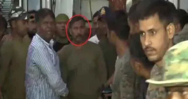 …जब हजारों लोगों ने कहा छोड़ दो, तब हुई कोबरा कमांडो की रिहाई