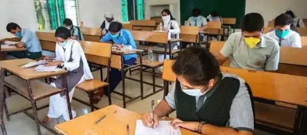 संपादकीय : 12वीं के लिए भी स्कूलों पर किया जाए भरोसा