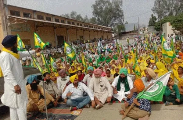 किसानों ने एफसीआई गोदामों का किया घेराव