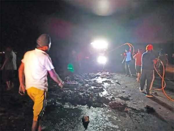 कबाड़ मार्केट के कबाड़ को लगी आग, मच्ची हाहाकार