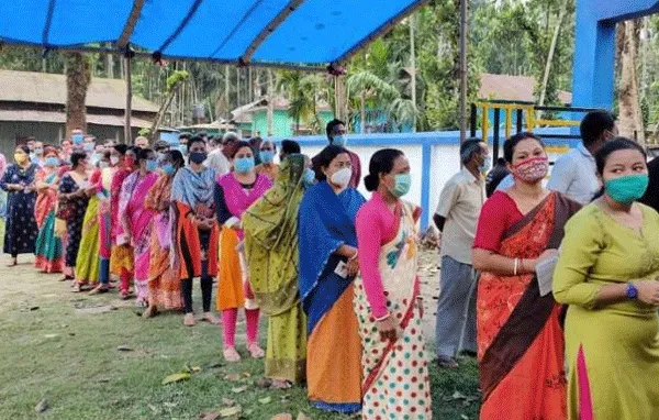 पश्चिम बंगाल चुनाव: सातवें चरण में अब तक 75 फीसदी मतदान