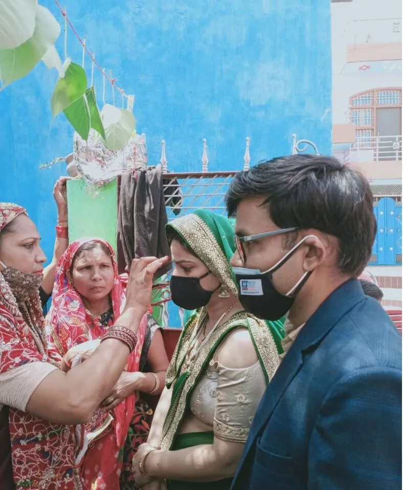 दिवंगत साथी की भांजियों की शादी में सिविल डिफेंस सदस्यों ने भरा भात