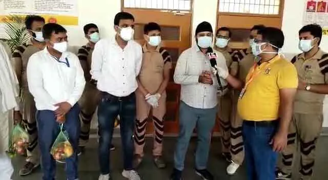 सीए व अकाउंटेंट ने कोरोना वॉरियर्स को सम्मानित कर बढ़ाया हौंसला