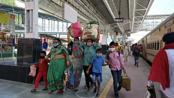 महामारी के दौर में रोजगार छिनने से बढ़ने लगा रोजी-रोटी का संकट