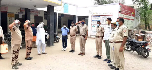 कोरोना वारियर्स की सेवा में जुटी ग्रीन एस वेल्फेयर फोर्स विंग