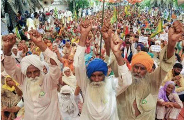 किसानों पर लाठीचार्ज के विरुद्ध आयुक्तालय का घेराव सोमवार को, अर्धसैनिक बल भी पहुंचे हिसार