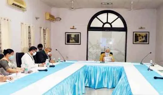 मुख्य सचिव को नहीं करेंगे रिलीव : ममता बनर्जी