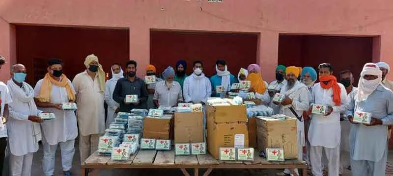 मेरा गांव ही मेरा परिवार मुहिम के तहत 500 मेडिकल किट लोगों में की वितरित