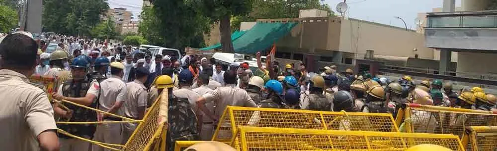किसानों ने भाजपा-जजपा विधायकों व सांसदों के आवासों का किया घेराव