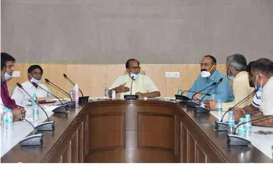 पीड़ित किसानों को तुरंत मुआवजे का भुगतान करें