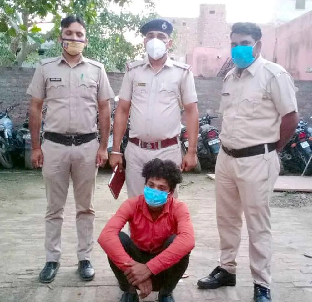 नकली सीबीआई इंस्पेक्टर का साथी नकली एसएचओ भी गिरफ्तार