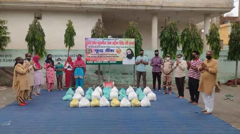 जरूरतमंद परिवारों को भोजन उपलब्ध करवा रहा ‘फूड बैंक’