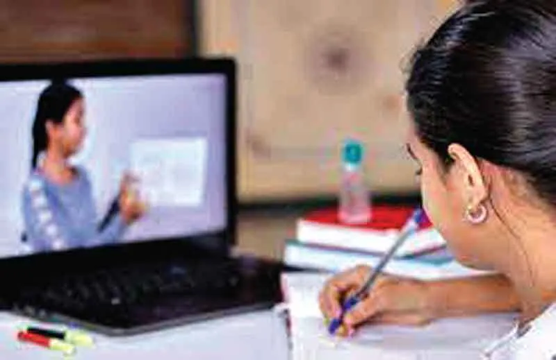 संकट में भविष्य संवारने वाला