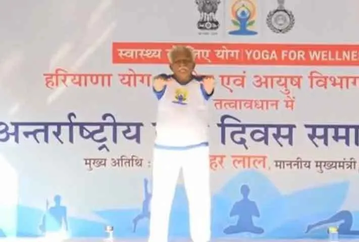 प्रदेश भर में 1100 स्थानों पर 55000 लोगों ने योगाभ्यास किया