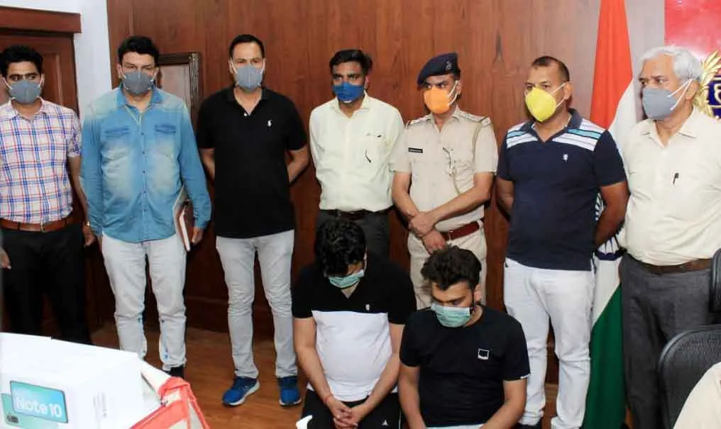 बोगस नामों से धोखाधड़ी करके ऑनलाइन मोबाइल खरीदकर दिल्ली में बेचने वाले शातिर अंतरराज्यीय गिरोह का भंडाफोड़
