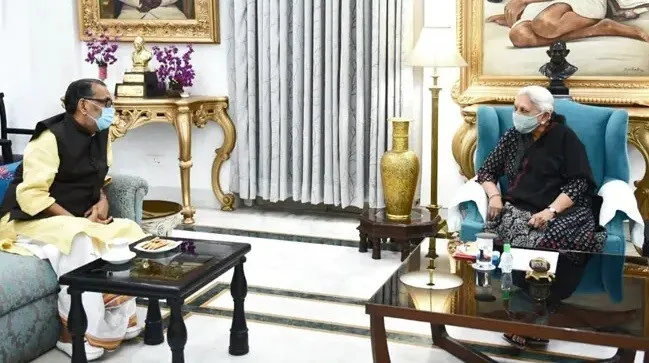 यूपी में मंत्रिमंडल को लेकर अटकलें तेज, राज्यपाल से मिले यूपी के प्रभारी राधा मोहन