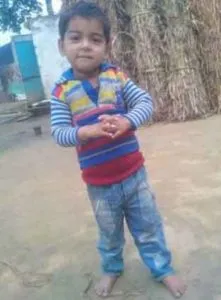 शिवा बोरवेल में जब गिरा, जब वह घर के बाहर खेल रहा था।