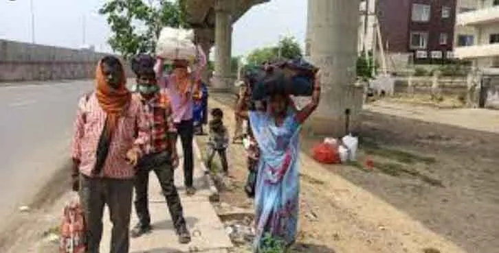 रोजगार जाने से बेबस हुआ मजदूर तबका