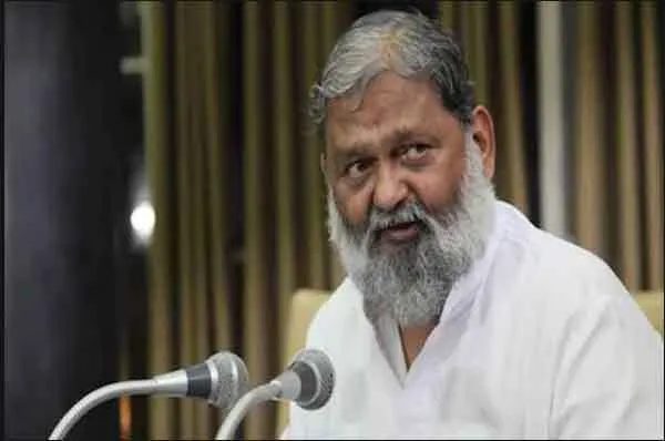 किसानों को केस रद्द करवाने हैं तो अदालत में जाएँ: विज