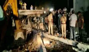 3-storey-building-collapsed sachkahoon