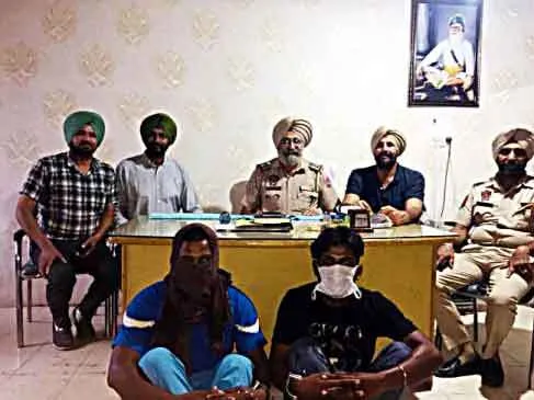पुलिस ने दबोचे आठ हेरोइन तस्कर