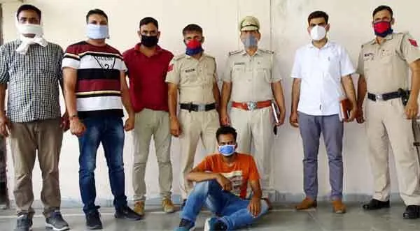 2 किलो 830 ग्राम अफीम सहित अंतरराज्यीय नशा तस्कर काबू