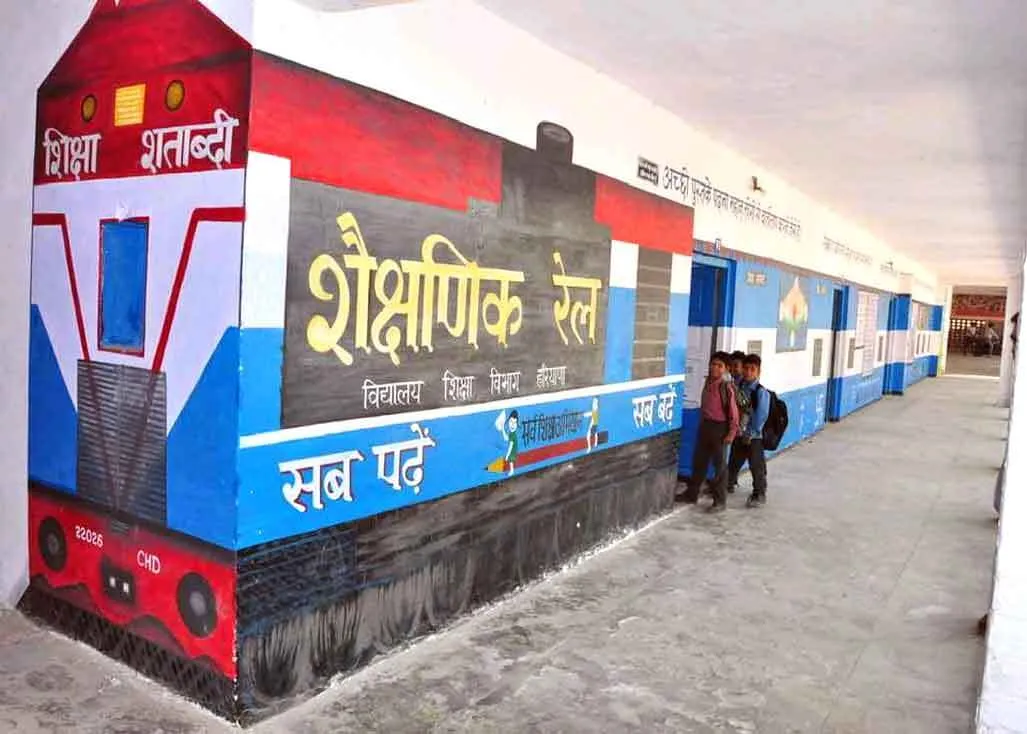 जुनून: रंगों की दुनियां के खिलाड़ी हैं कला अध्यायक ‘प्रदीप मलिक’