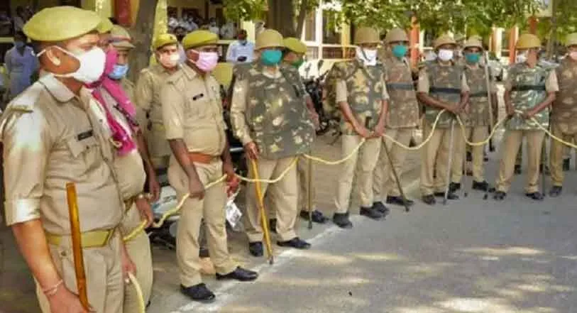 एसपी को थप्पड़ मारने वाला भाजपा नेता पुलिस की गिरफ्त से दूर