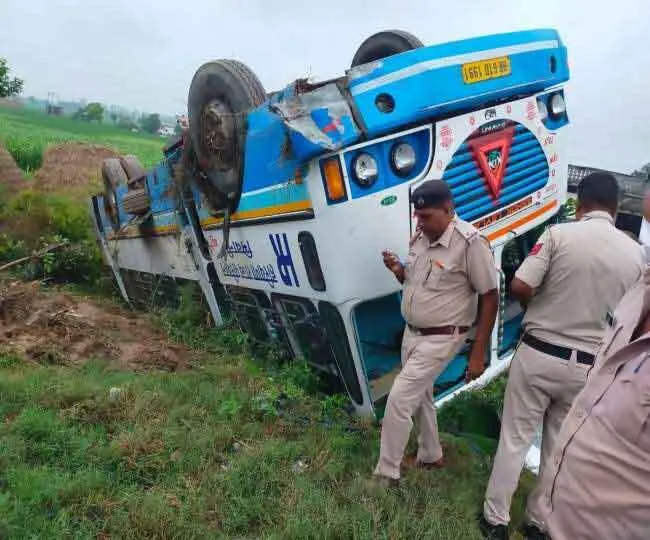 हरियाणा रोडवेज की बस पलटी, 20 लोग घायल