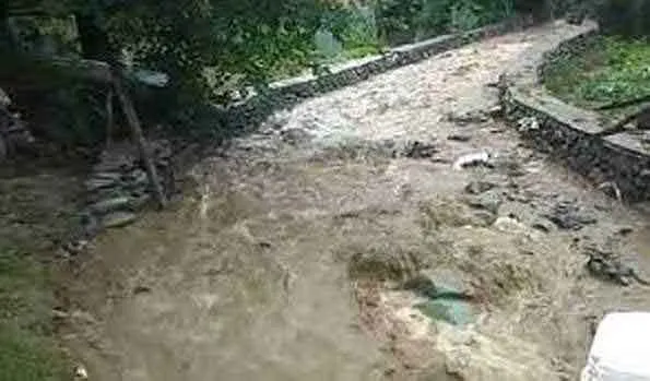 मध्य कश्मीर और धर्मशाला में बादल फटा, कई मकान क्षतिग्रस्त