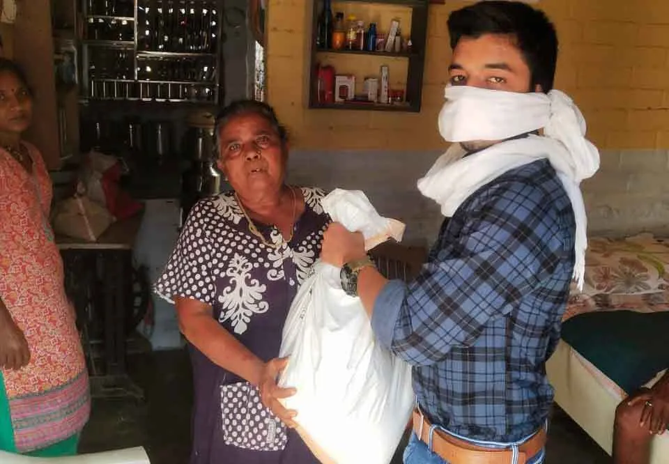 डेरा सच्चा सौदा अनुयायी ने जरूरतमंद की मदद और पौधारोपण करके मनाया जन्मदिन