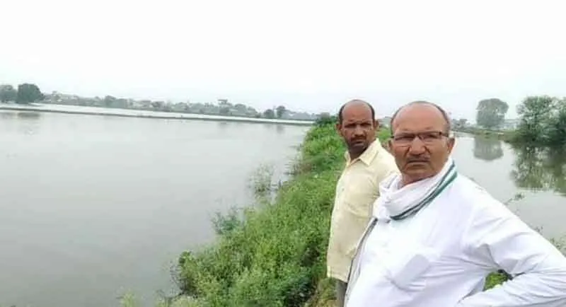 ड्रेन के पानी में डूबी 500 एकड़ फसलें