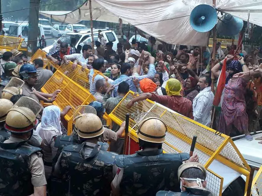 ‘पूर्व मंत्री माफी मांगे वरना और तेज होगा आंदोलन’