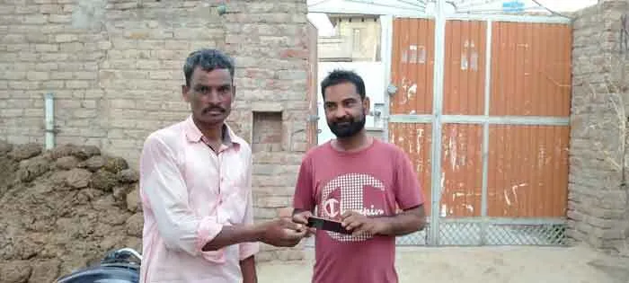 सुखबीर ने लौटाया महंगा मोबाइल
