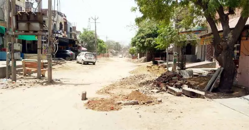 सच कहूँ खबर का असर: लोगों को मिलेगी गड्ढ़ों व उड़ती धूल से राहत