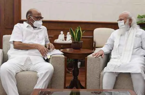प्रधानमंत्री से मिले पवार, महाराष्ट्र में राजनीतिक हलचल तेज
