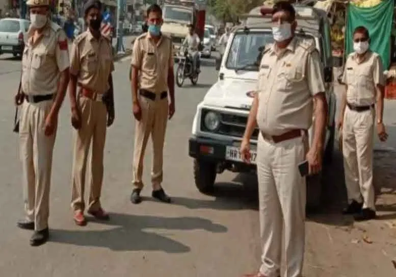 रोड जाम करने के आरोप में पुलिस हुई सख्त