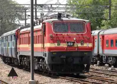रेलगाड़ियों में पावर कार का उपयोग से की जाने लगी बिजली की बचत