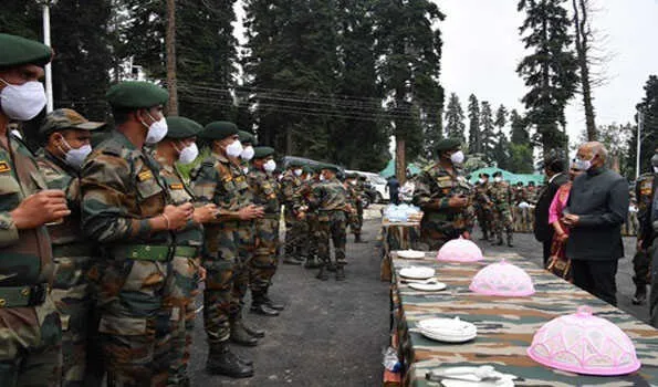 राष्ट्रपति को सेना के शीर्ष अधिकारियों ने बताई एलओसी पर सुरक्षा स्थिति