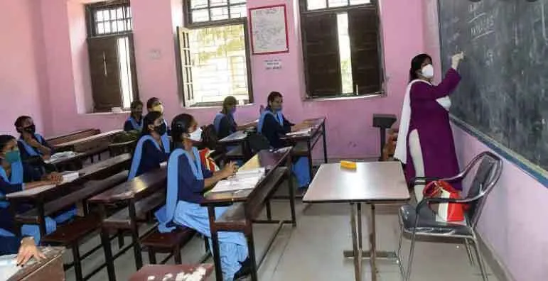 पुड्डुचेरी में स्कूल और कालेज अभी नहीं खुलेंगे: शिक्षा मंत्री