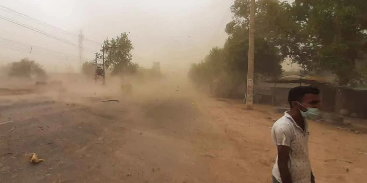 सरसा में आंधी के बाद बारिश शुरू