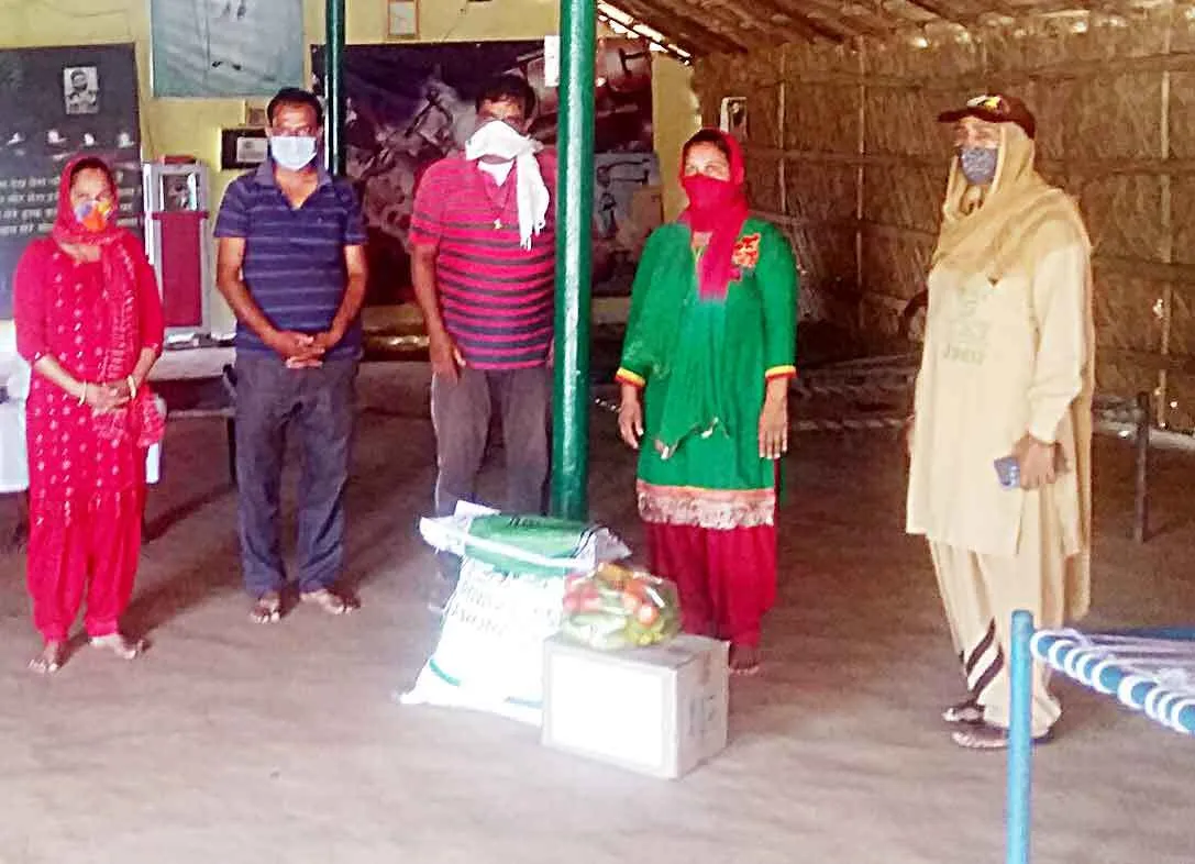 सराहनीय: जरूरतमंद महिला को दिया एक माह का राशन