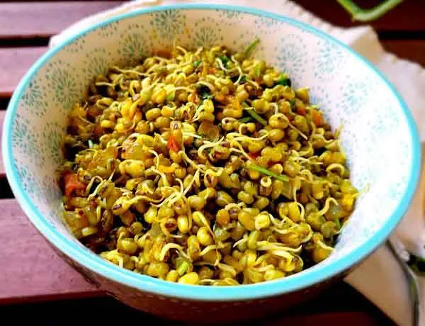 स्प्राउट मूंग दाल सब्जी