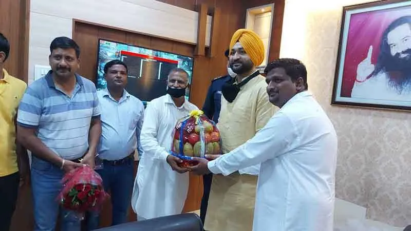 डेरा सच्चा सौदा द्वारा जो समाजहित के कार्य किए जा रहे वे सराहनीय: खेल मंत्री