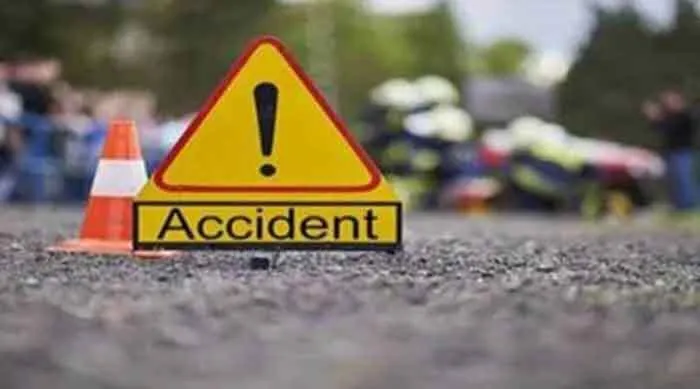 ट्राले की चपेट में आई स्कूटी सवार दो नर्सिंग छात्राएं, मौत