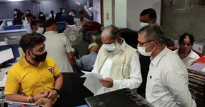 विज ने खंगाला गुरुग्राम नगर निगम का रिकॉर्ड, दो एसडीओ निलंबित
