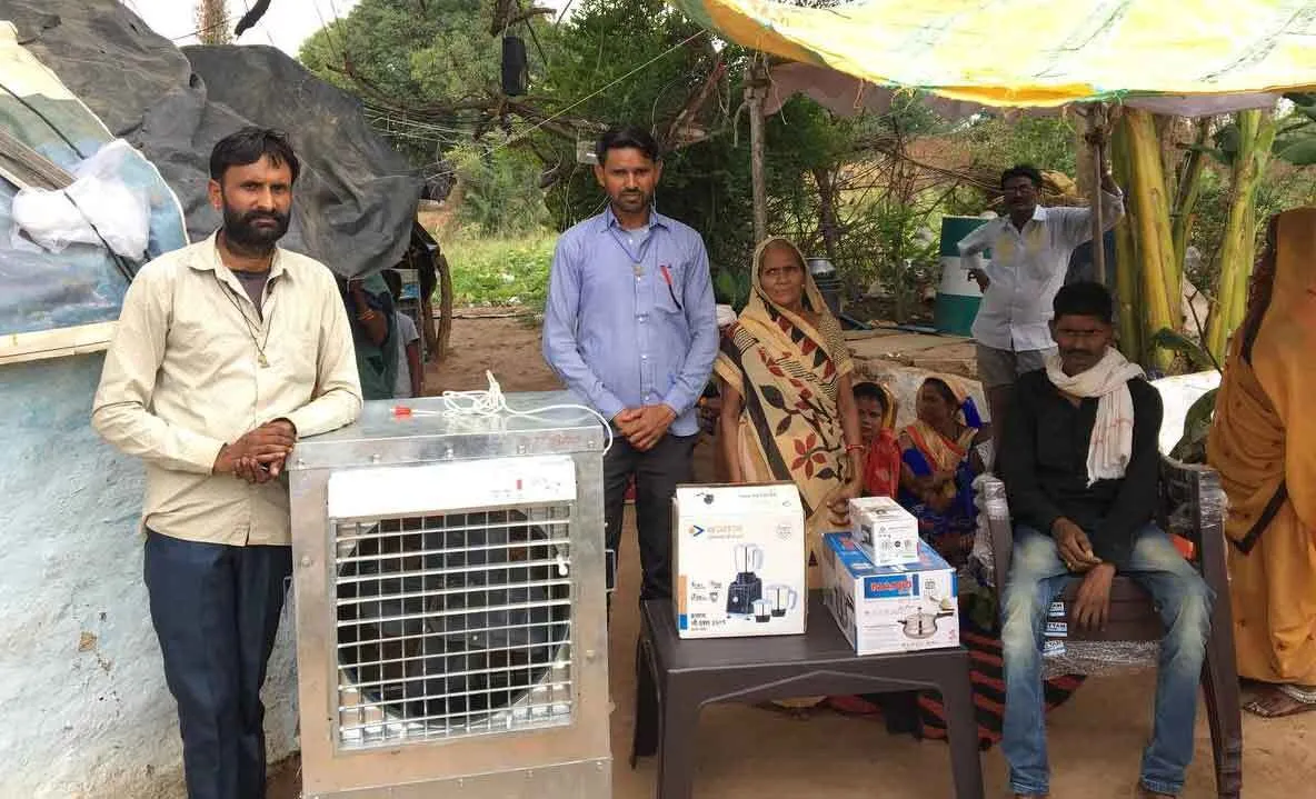 ग्वालियर के डेरा सच्चा सौदा अनुयायियों ने जरूरतमंद परिवार की बेटी की शादी में दिया आर्थिक सहयोग